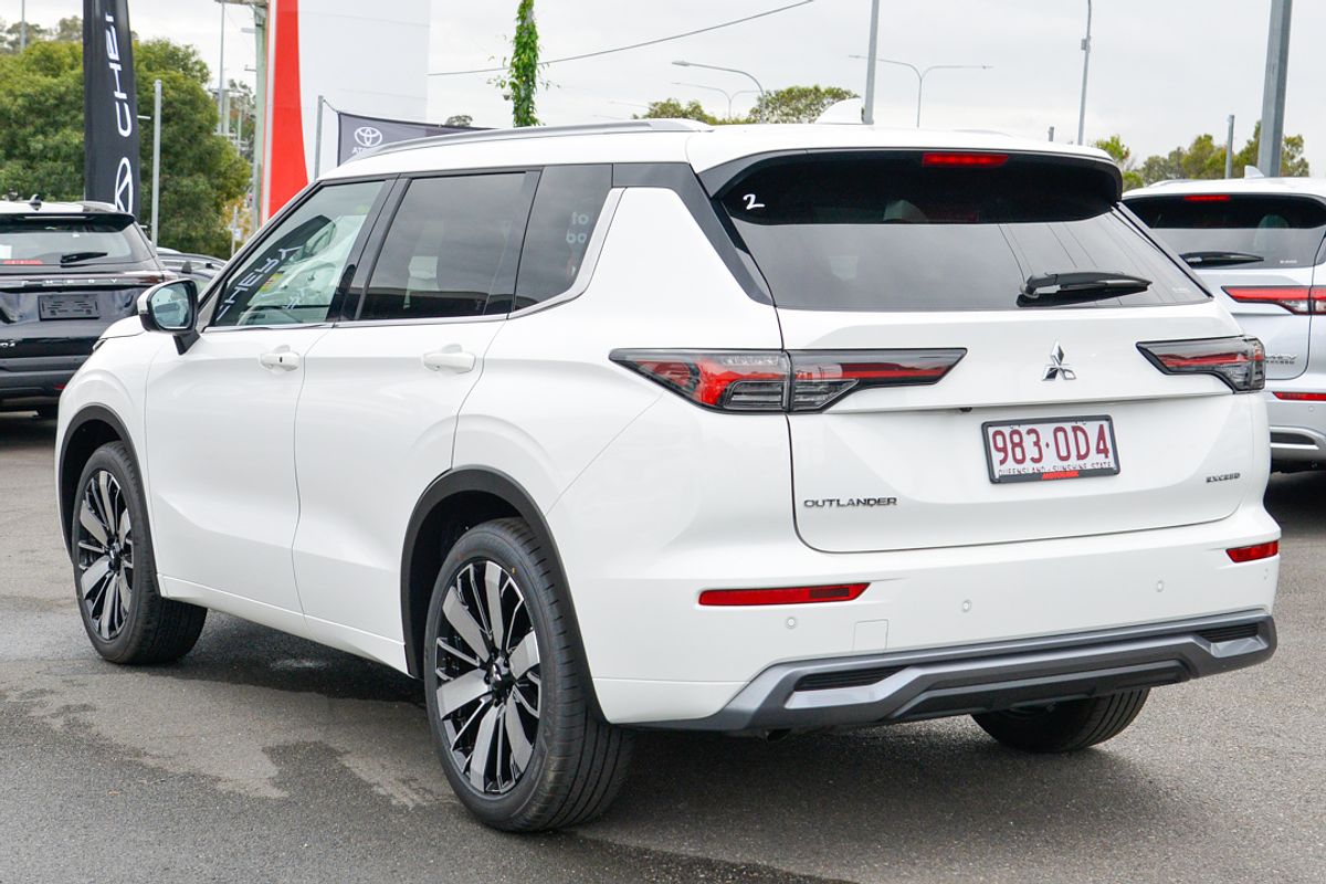 2025 Mitsubishi Outlander Exceed ZM