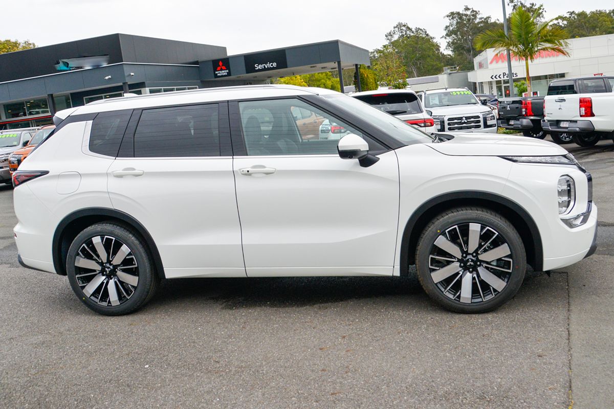 2025 Mitsubishi Outlander Exceed ZM