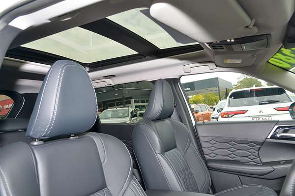 2025 Mitsubishi Outlander Exceed ZM