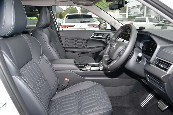 2025 Mitsubishi Outlander Exceed ZM