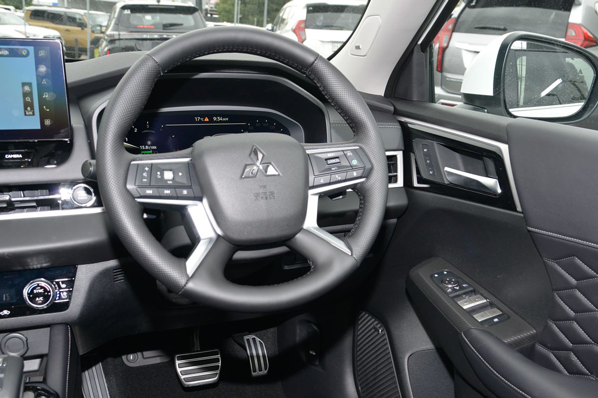 2025 Mitsubishi Outlander Exceed ZM