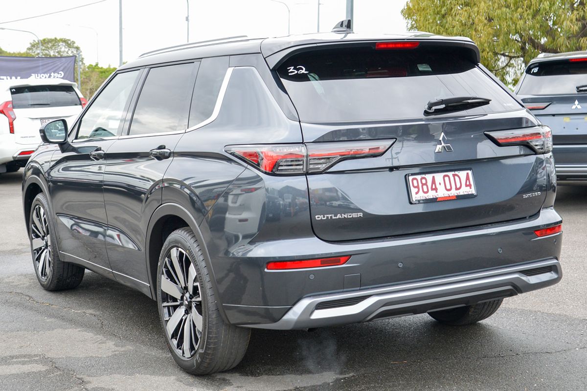2025 Mitsubishi Outlander Exceed Tourer ZM