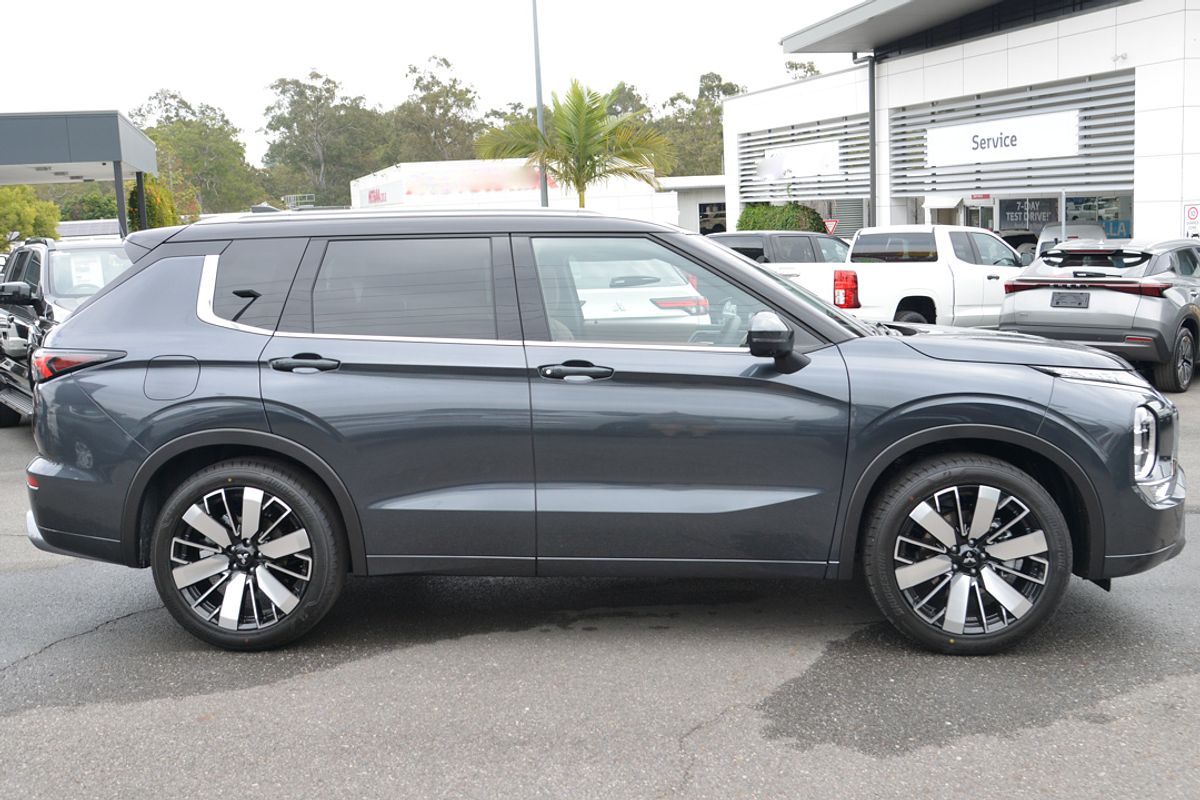 2025 Mitsubishi Outlander Exceed Tourer ZM