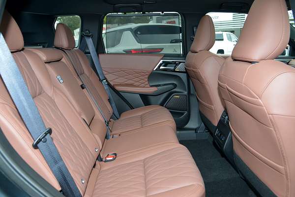 2025 Mitsubishi Outlander Exceed Tourer ZM