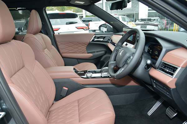 2025 Mitsubishi Outlander Exceed Tourer ZM