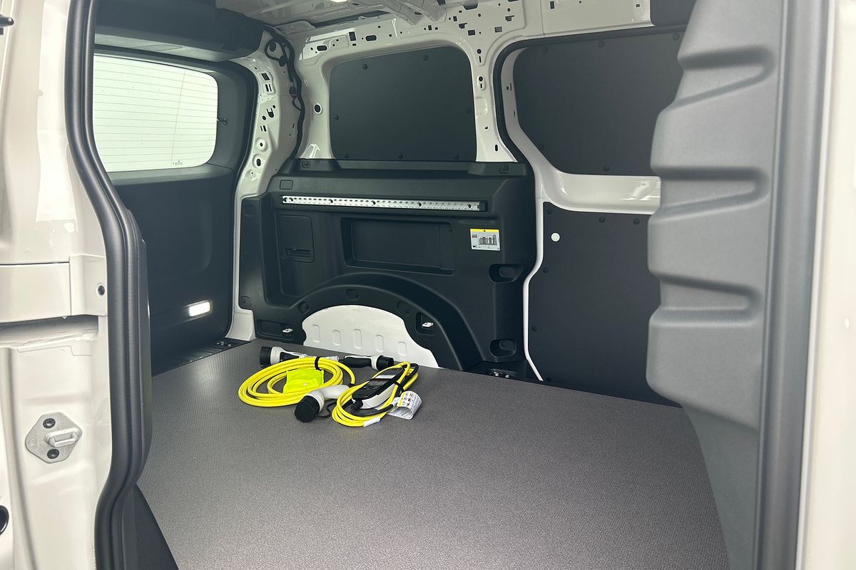 2025 Volkswagen ID. Buzz Cargo BEV550 EBN SWB