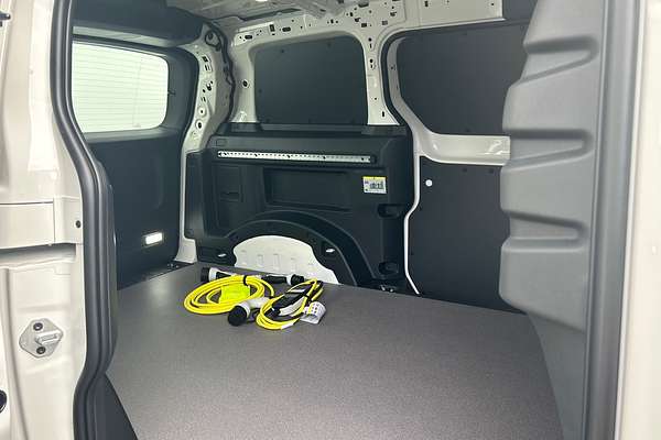 2025 Volkswagen ID. Buzz Cargo BEV550 EBN SWB