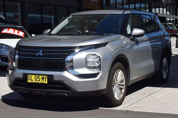 2024 Mitsubishi Outlander ES ZM