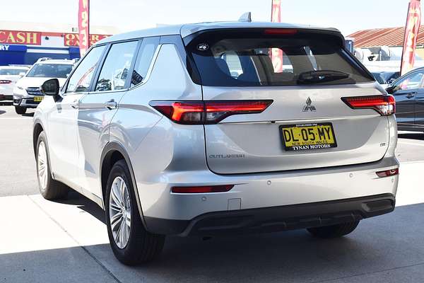 2024 Mitsubishi Outlander ES ZM