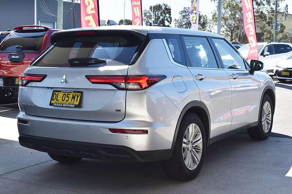 2024 Mitsubishi Outlander ES ZM