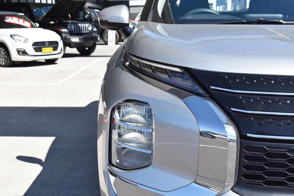 2024 Mitsubishi Outlander ES ZM