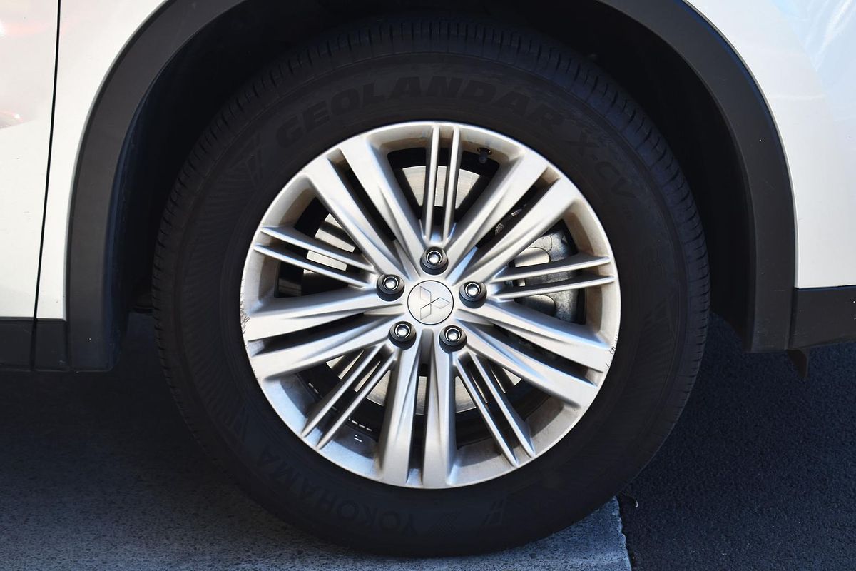 2024 Mitsubishi Outlander ES ZM