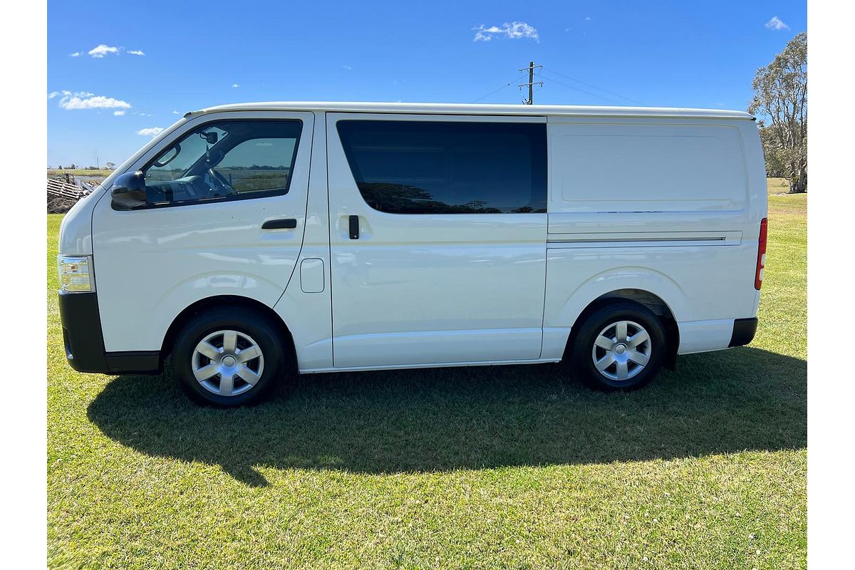 2017 Toyota Hiace KDH201R LWB