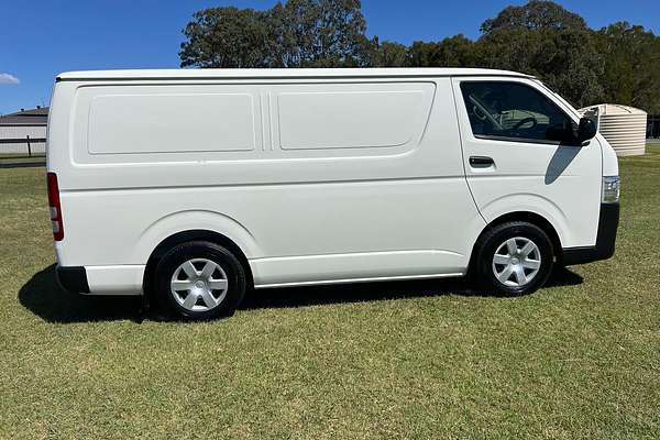 2017 Toyota Hiace KDH201R LWB