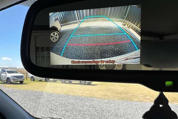 2017 Toyota Hiace KDH201R LWB