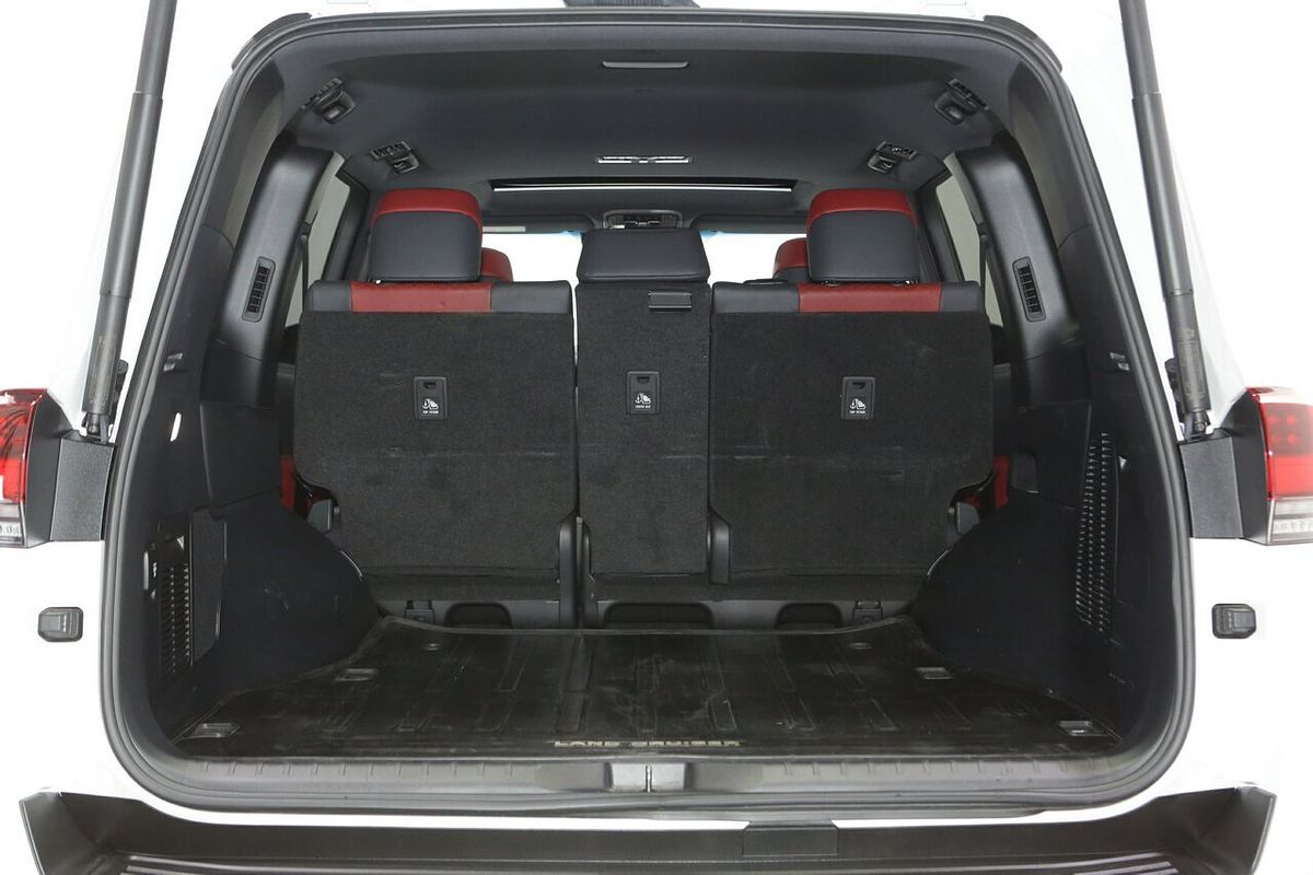 2022 Toyota Landcruiser GR Sport FJA300R