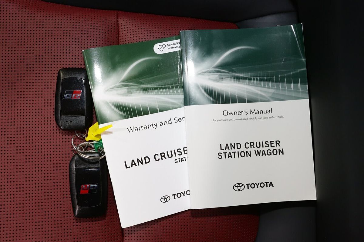 2022 Toyota Landcruiser GR Sport FJA300R