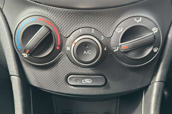 2018 Hyundai Accent Sport RB6
