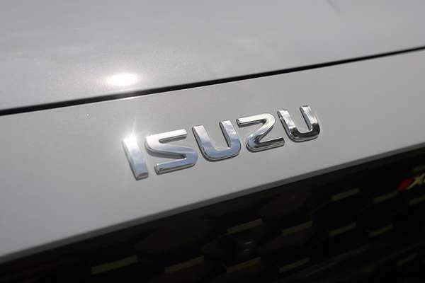2025 Isuzu MU-X X-TERRAIN