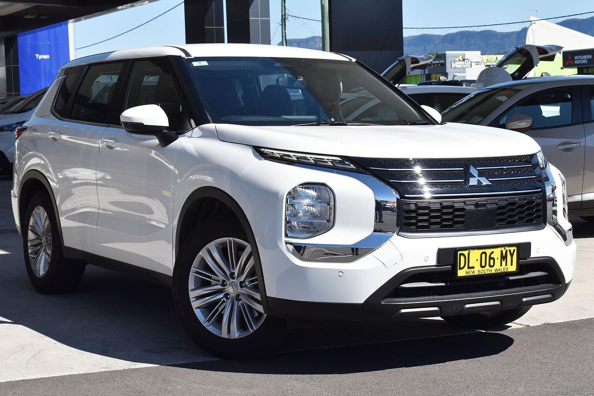 2024 Mitsubishi Outlander ES ZM