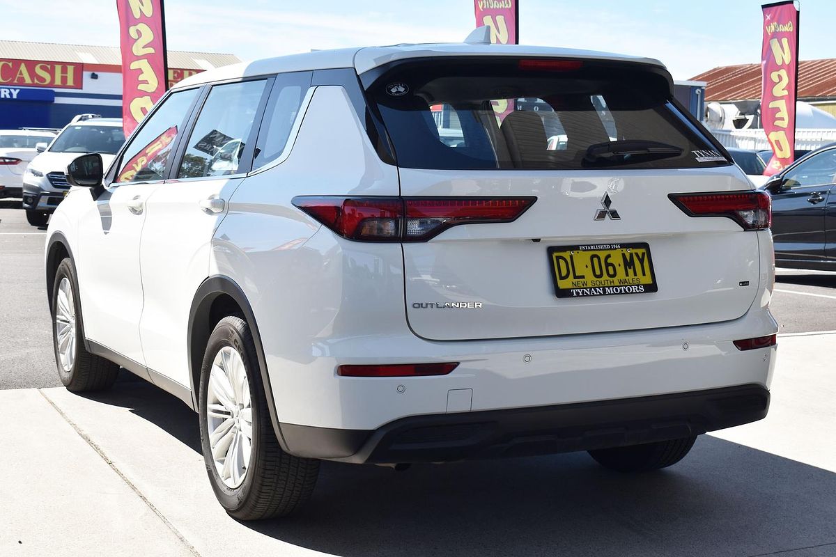 2024 Mitsubishi Outlander ES ZM