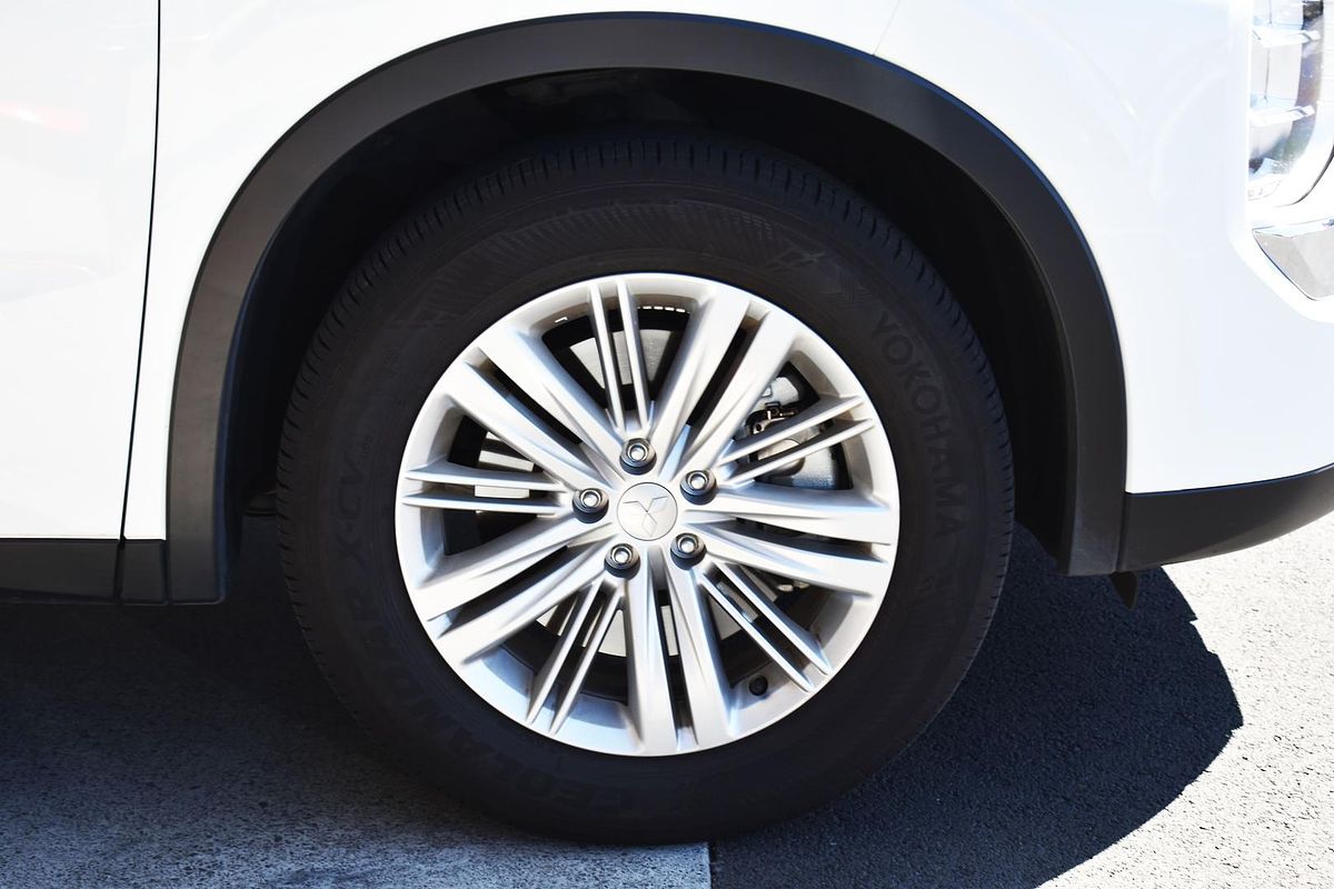 2024 Mitsubishi Outlander ES ZM
