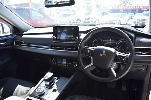 2024 Mitsubishi Outlander ES ZM