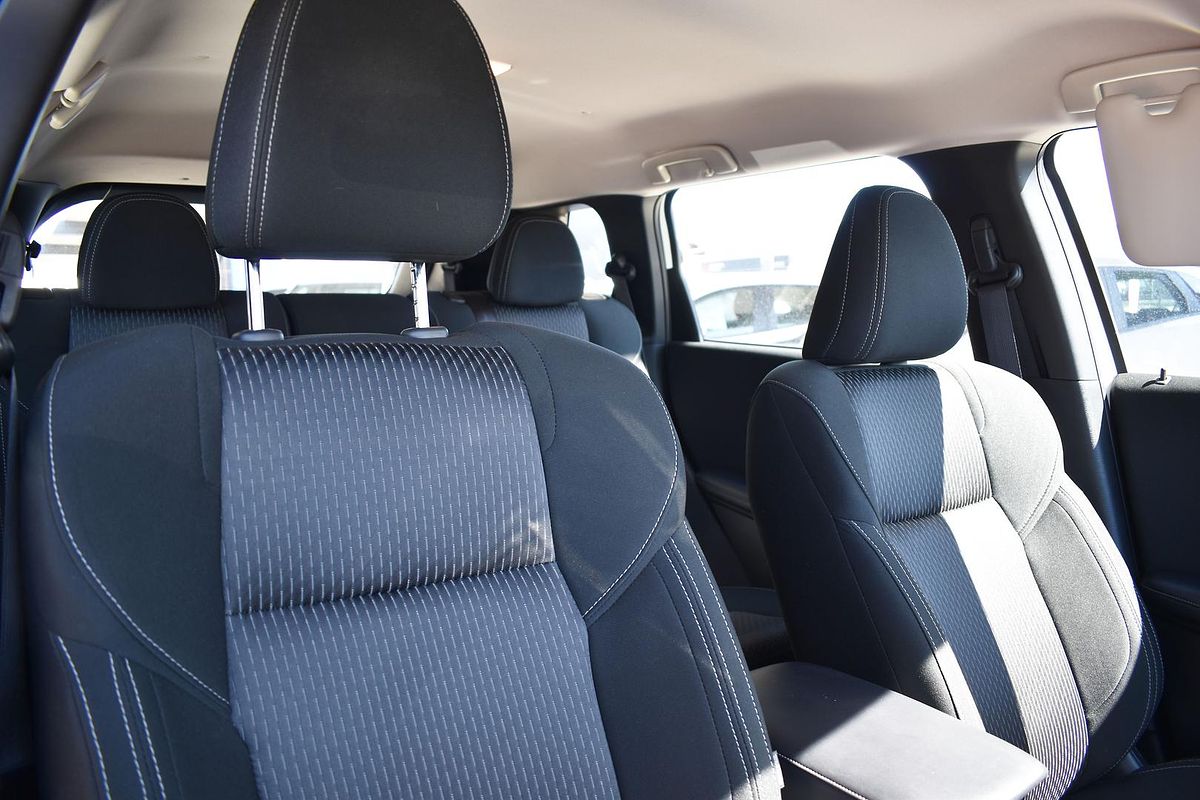 2024 Mitsubishi Outlander ES ZM
