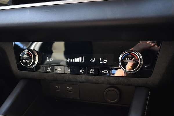 2024 Mitsubishi Outlander ES ZM