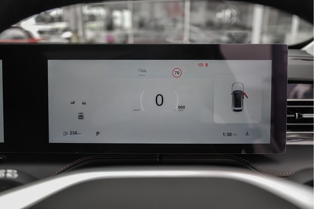 2025 MG HS Essence AS33