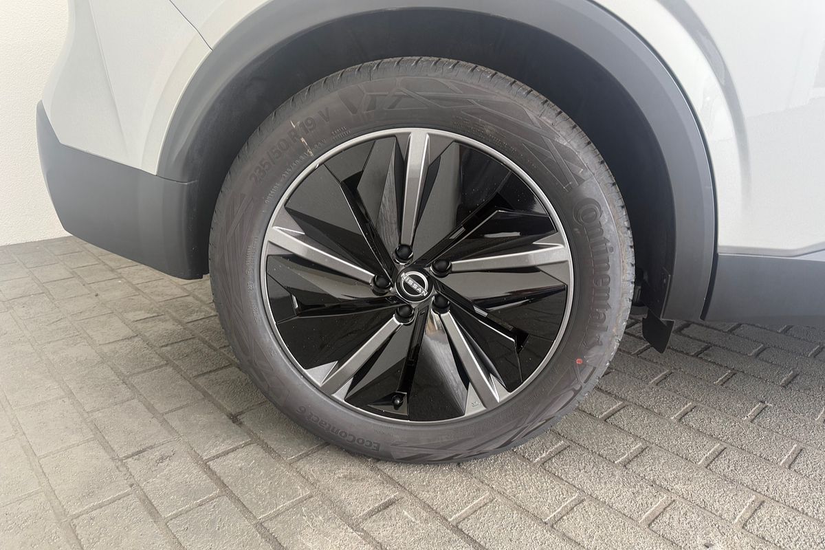 2025 Nissan QASHQAI Ti J12