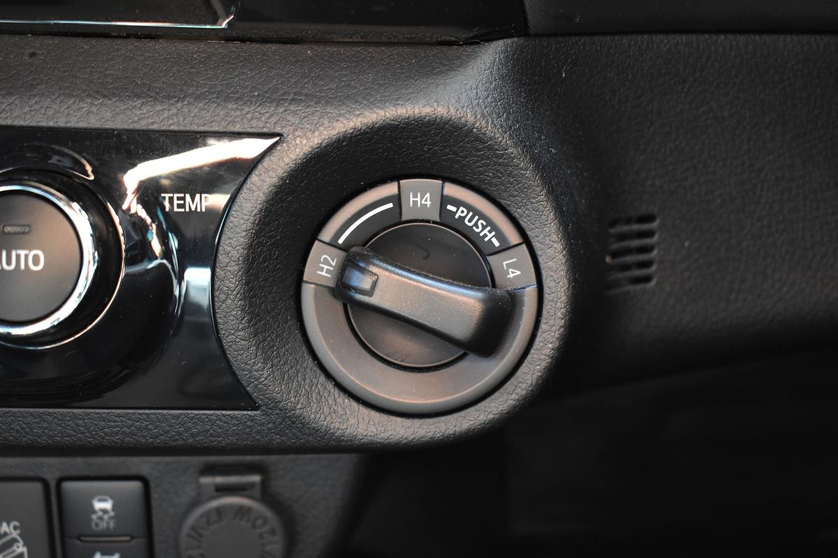 2020 Toyota Hilux Rogue GUN126R 4X4