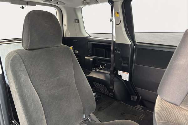 2013 Toyota Voxy