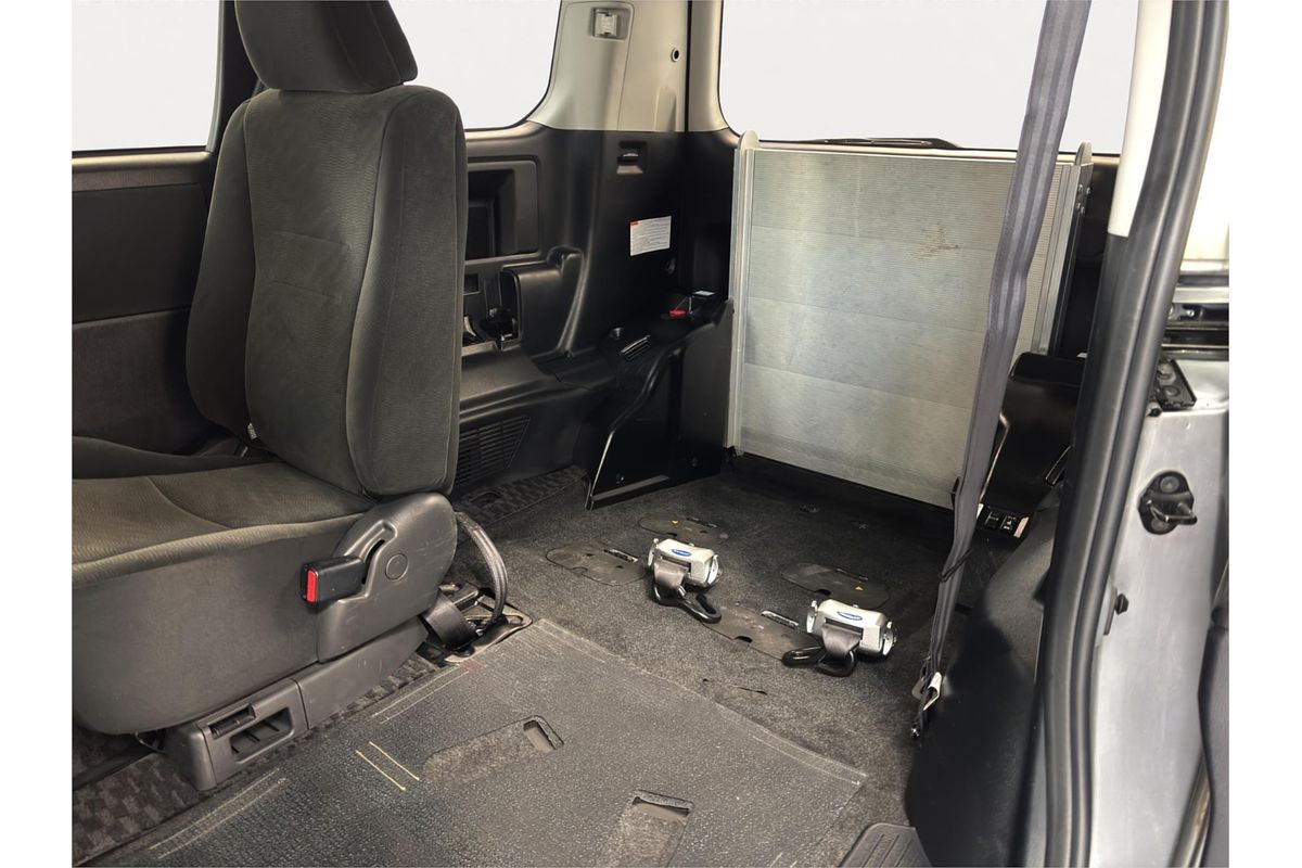 2013 Toyota Voxy