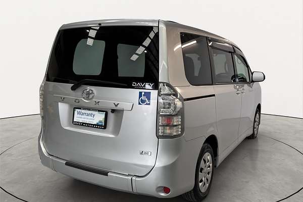 2013 Toyota Voxy