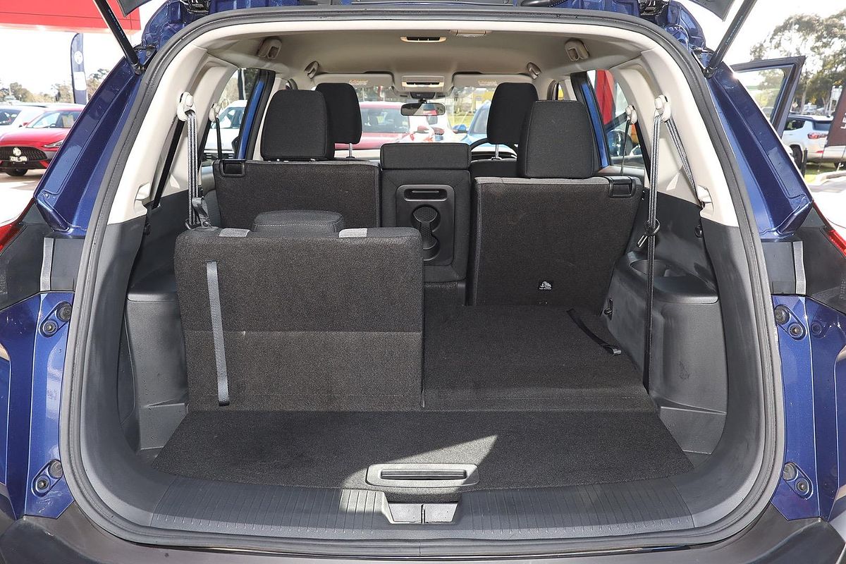 2025 Nissan X-TRAIL ST T33