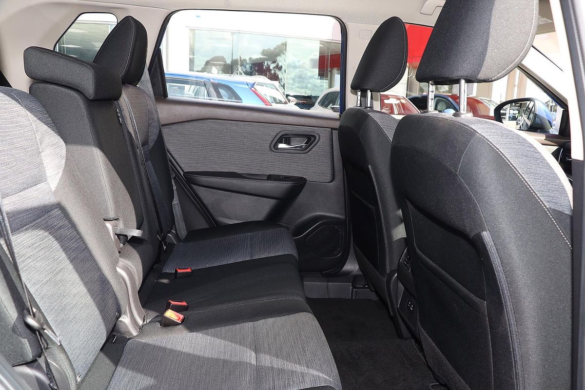 2025 Nissan X-TRAIL ST T33
