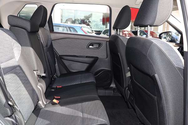 2025 Nissan X-TRAIL ST T33