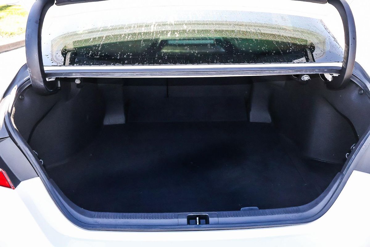 2018 Toyota Camry Ascent Sport AXVH71R