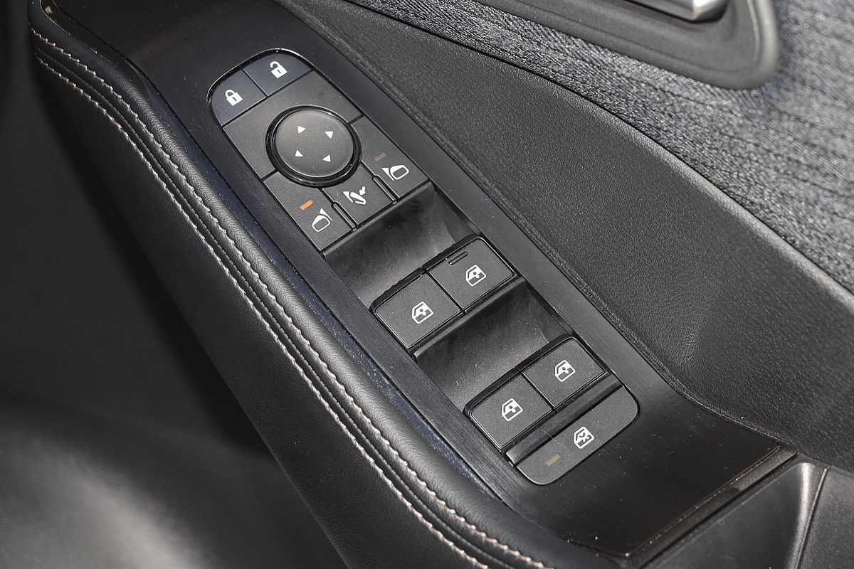 2025 Nissan X-TRAIL ST T33
