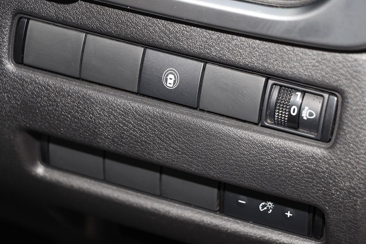 2025 Nissan X-TRAIL ST T33