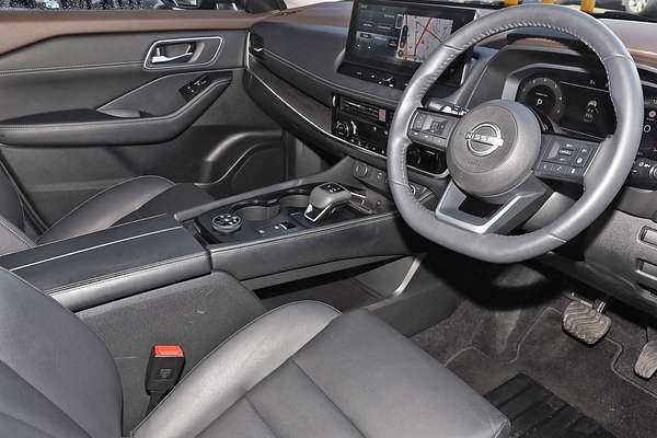 2025 Nissan X-TRAIL ST-L T33