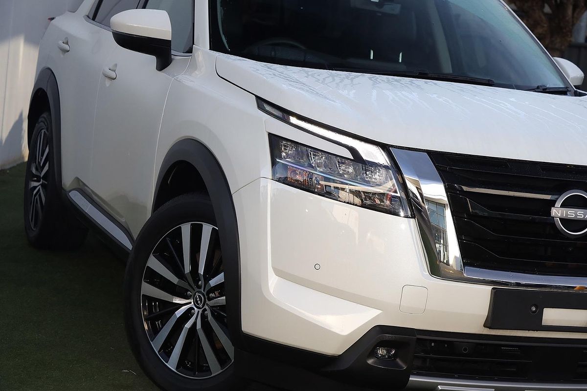 2023 Nissan Pathfinder Ti-L R53
