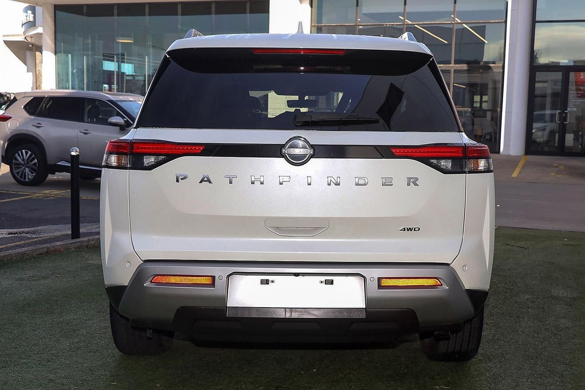 2023 Nissan Pathfinder Ti-L R53