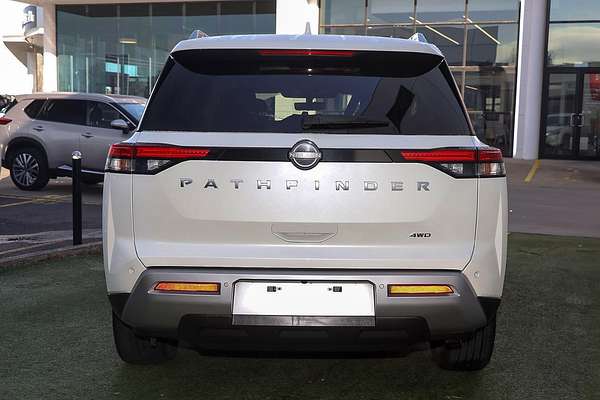 2023 Nissan Pathfinder Ti-L R53