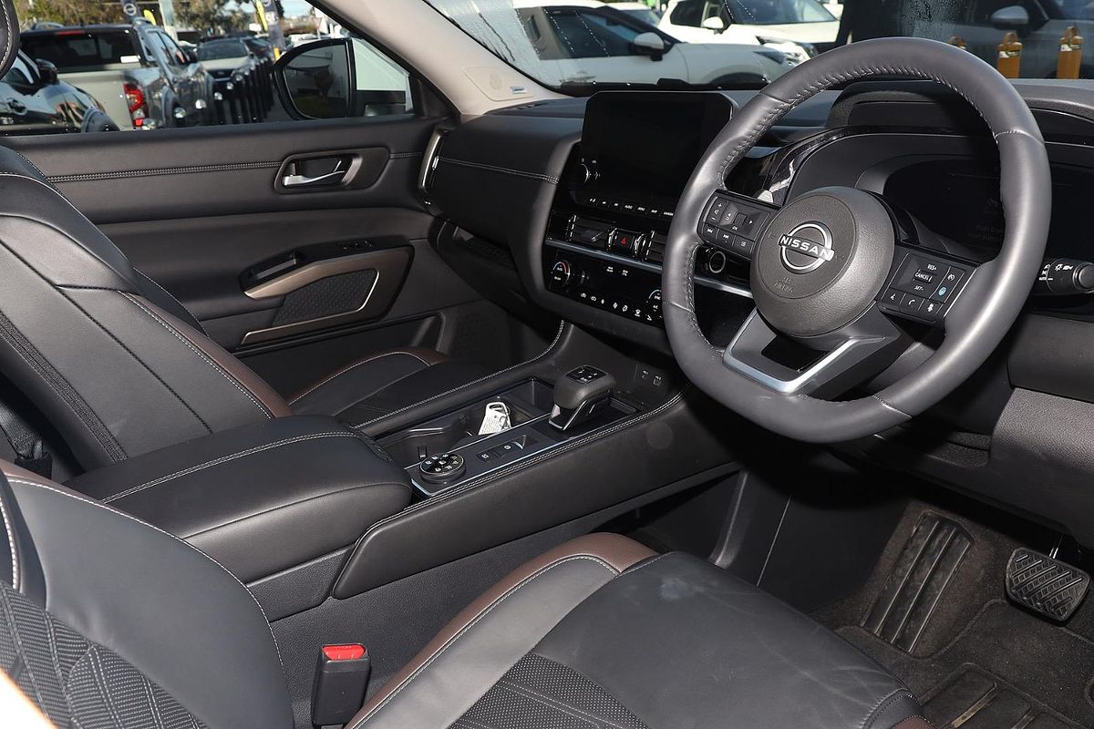 2023 Nissan Pathfinder Ti-L R53
