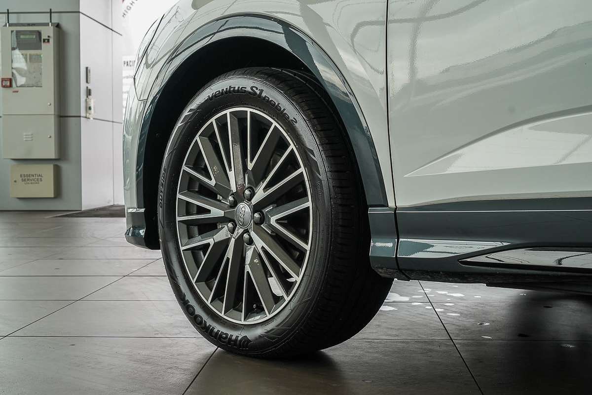 2020 Audi Q3 35 TFSI S line F3