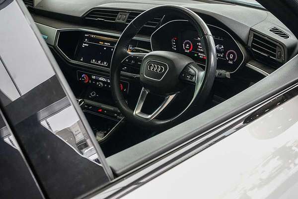 2020 Audi Q3 35 TFSI S line F3