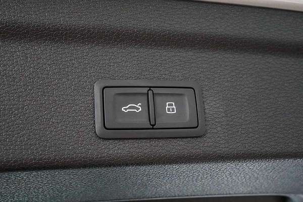 2020 Audi Q3 35 TFSI S line F3