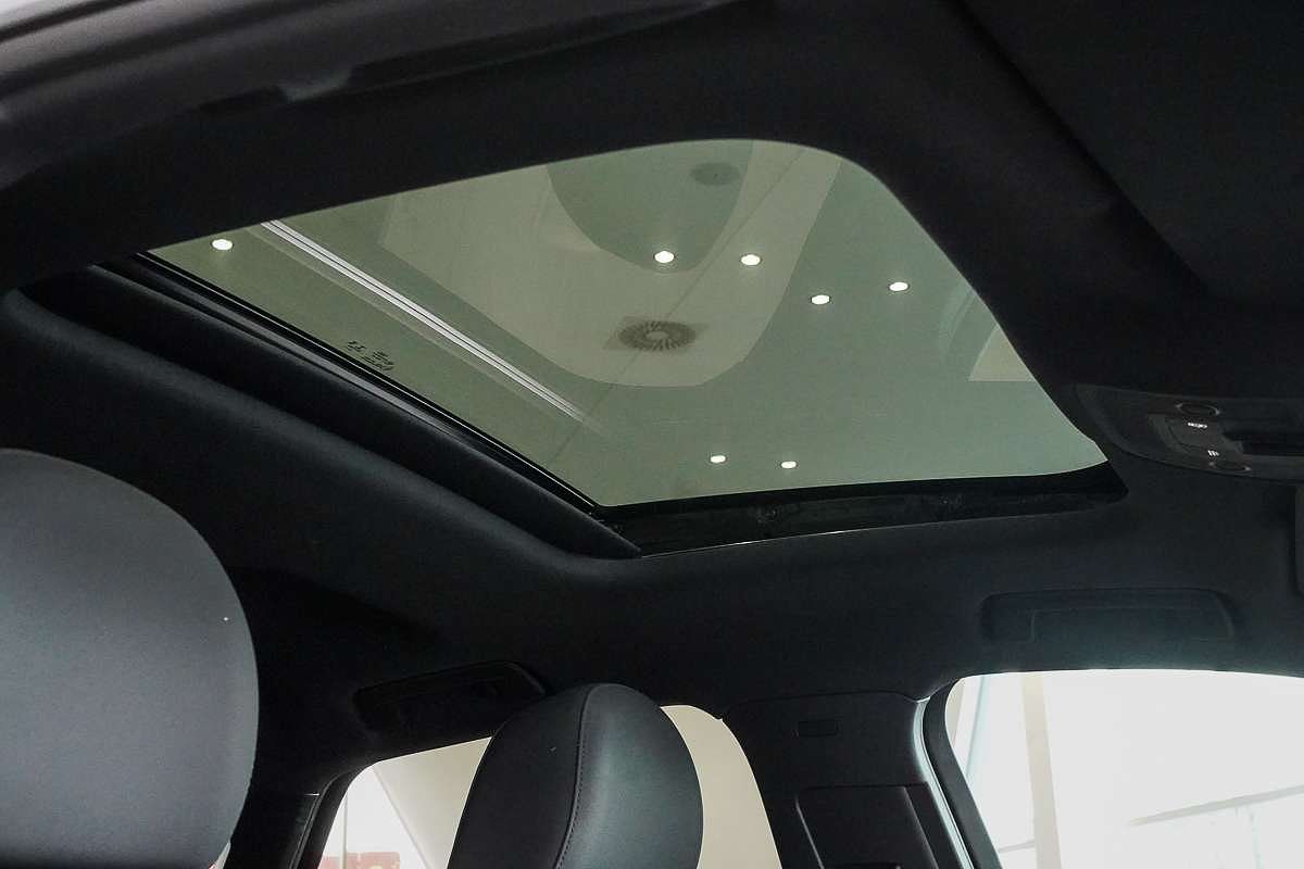 2020 Audi Q3 35 TFSI S line F3